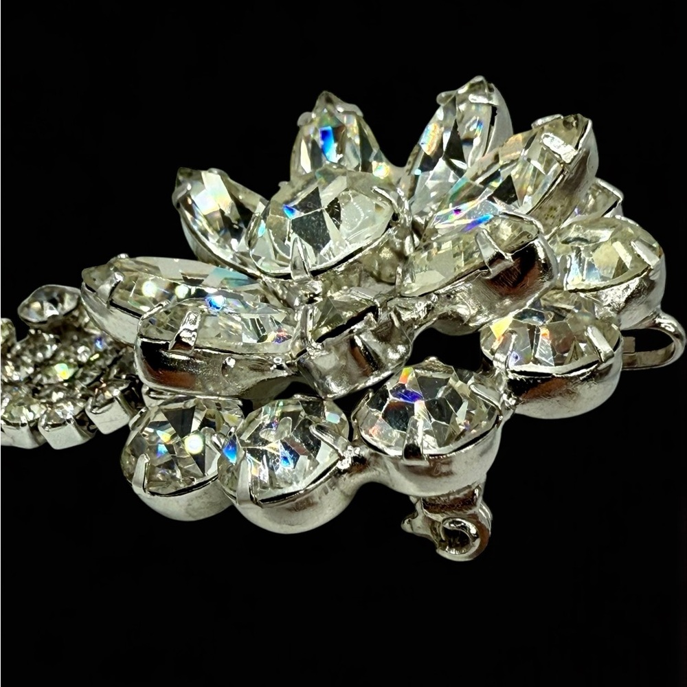 Vintage Layered Rhinestone Flower Brooch & Pendant with Dangles –Silver Tone EUC - Picture 8 of 17